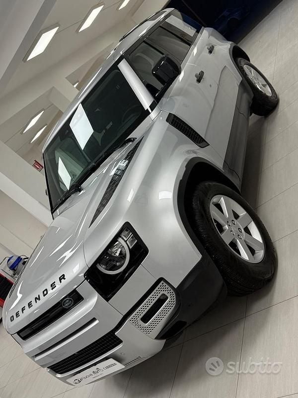 Occasion Land Rover Defender First Edition 241 ch (177 kW) 2021 Gris SUV