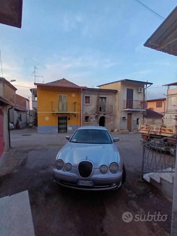Grigio Usata 2002 Jaguar S-Type S Tre volumi | 6000 € (Buon prezzo) - Immagine 1/4