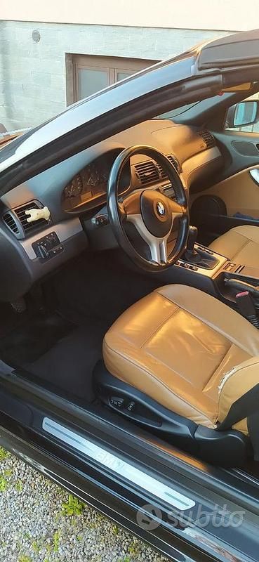 Usata BMW 318 Cabriolet Efficient Dynamics 143 CV (105 kW) 2004 Nero Cabrio