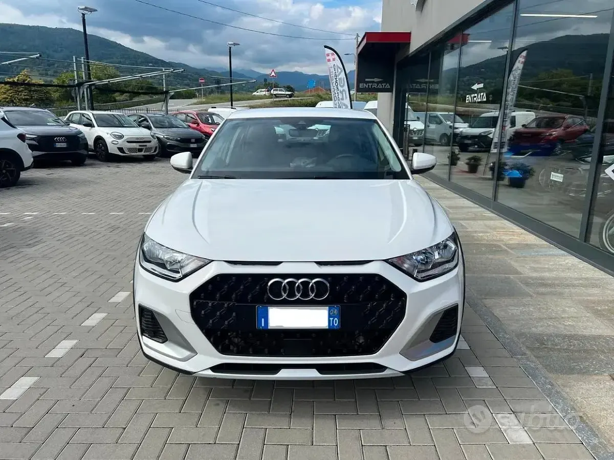 Usata Audi A1 Business 95 CV (69 kW) 2024 Bianco SUV