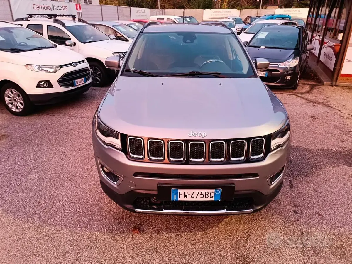 Usata Jeep Compass Limited 140 CV (102 kW) 2019 Grigio SUV