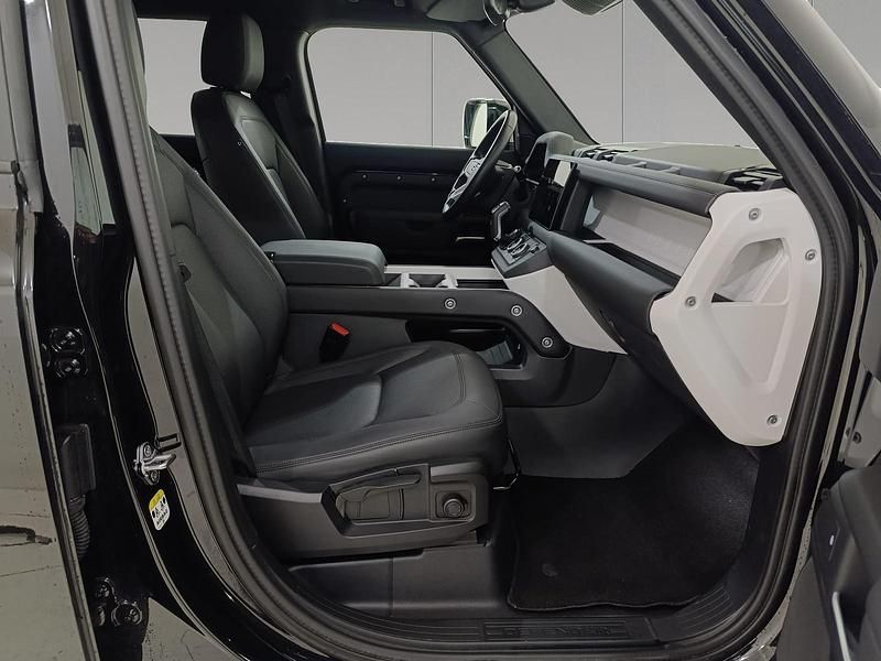 Usata Land Rover Defender S 200 CV (147 kW) 2025 Santorini black