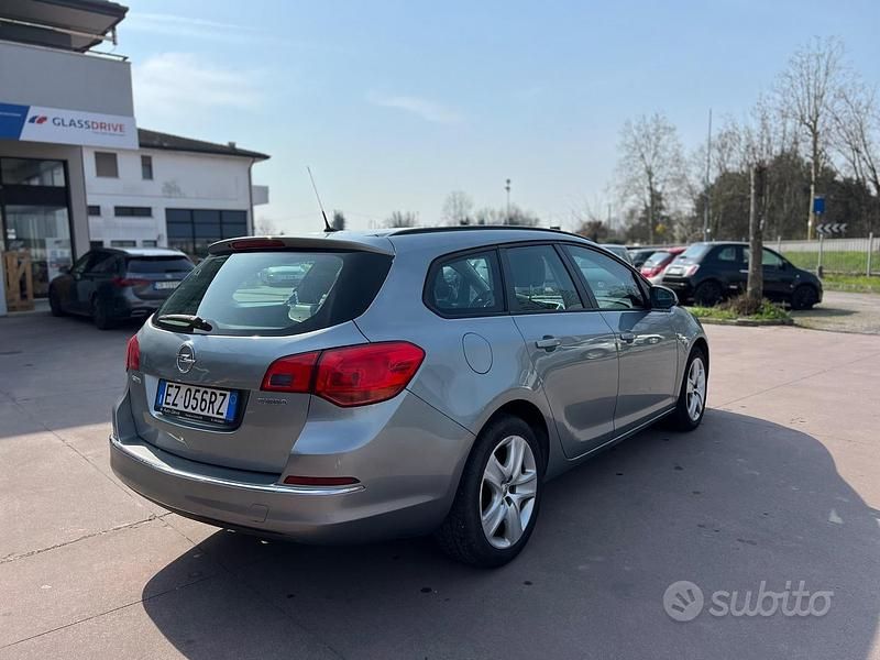 Usata Opel Astra 140 CV (102 kW) 2015 Grigio Station wagon