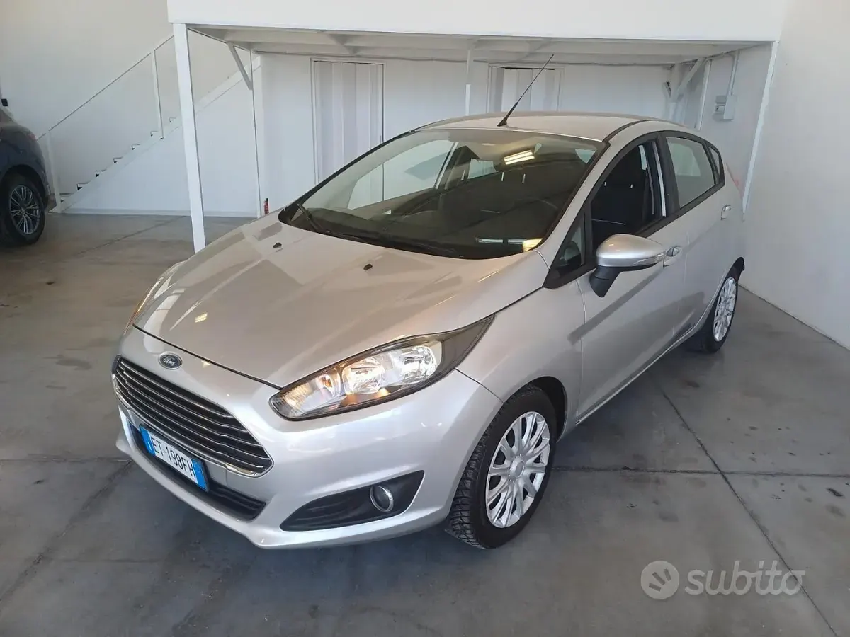 Second-hand Ford Fiesta Titanium 75 CP (55 kW) 2014 Gri Hatchback