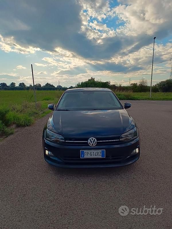 Nero Usata 2018 VW Polo Tre volumi | 12.700 € (Buon prezzo) - Immagine 1/4