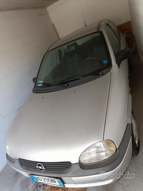 Usata Opel Corsa 45 CV (33 kW) 1999 Utilitaria