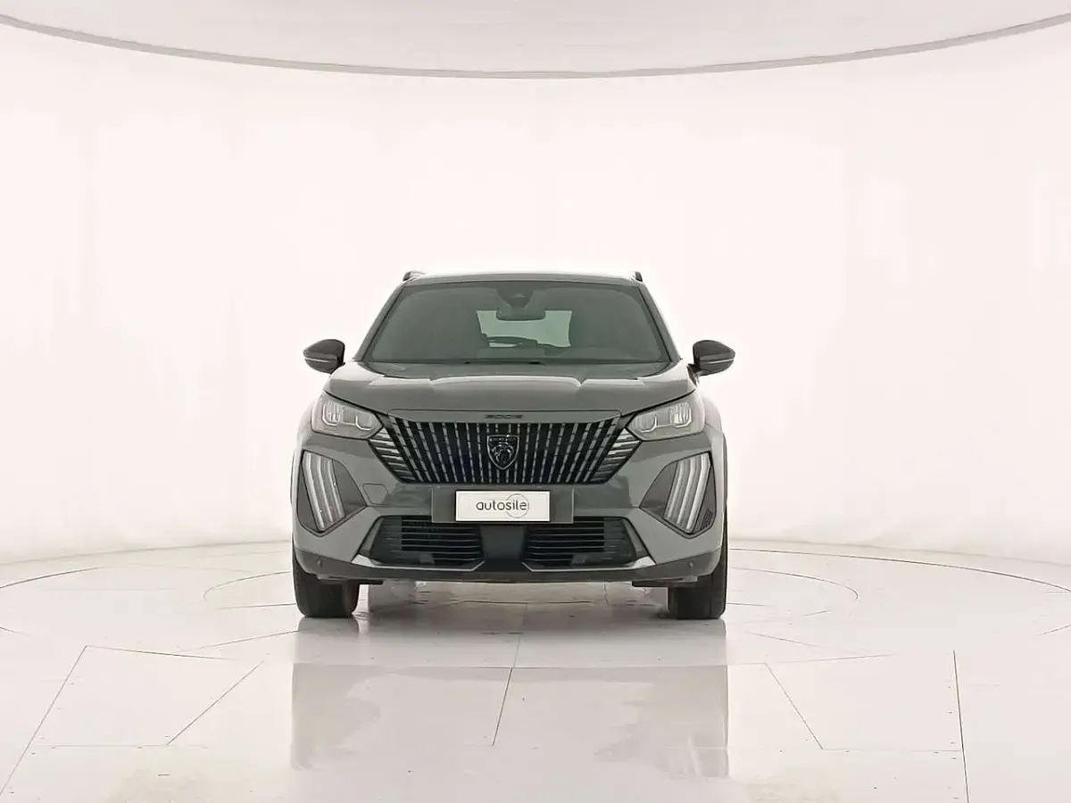 Usata Peugeot 2008 Allure 131 CV (96 kW) 2023 Grigio scuro met SUV