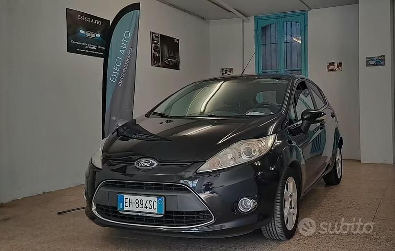 Usata Ford Fiesta 95 CV (69 kW) 2011 Nero Utilitaria
