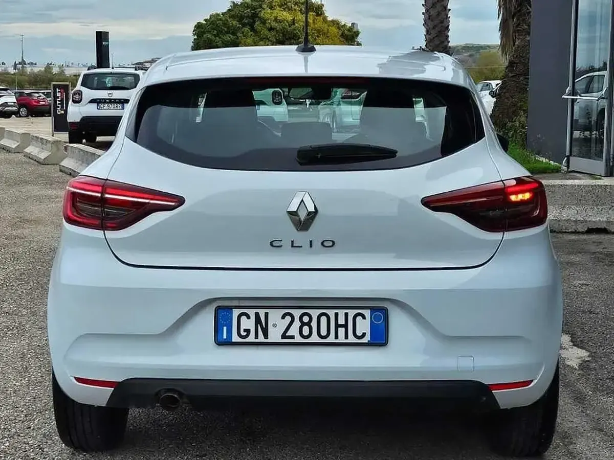Usata Renault Clio Equilibre 91 CV (66 kW) 2023 Bianco Utilitaria