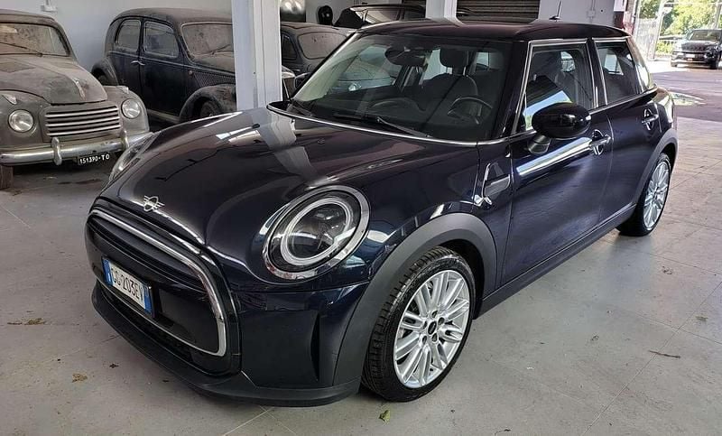 Usata Mini Cooper Classic 136 CV (100 kW) 2021 Blu/azzurro Utilitaria
