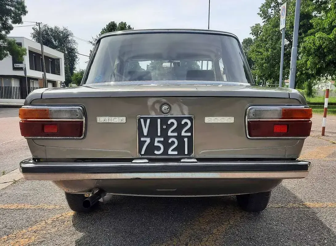 Usata Lancia 2000 116 CV (85 kW) 1970 Beige Berlina