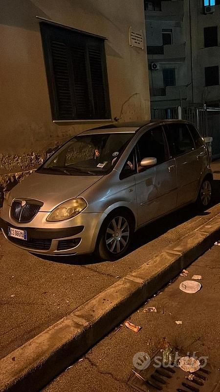 Usata Lancia Musa 2004 Grigio Monovolume