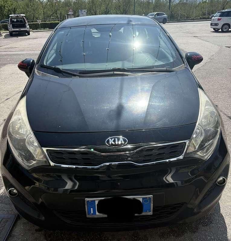Usata Kia Rio Active 86 CV (63 kW) 2014 Nero Berlina