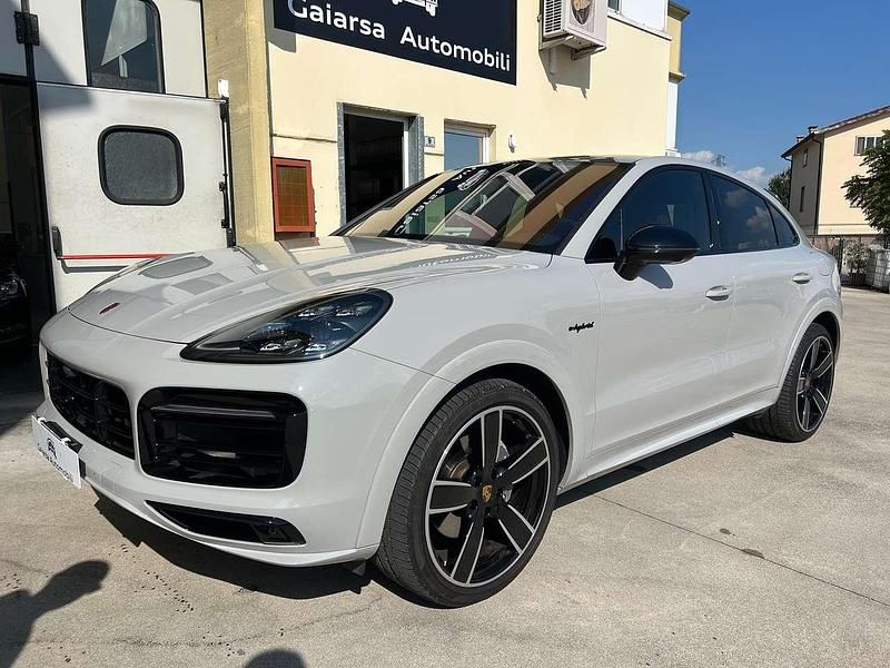 Grigio Usata 2022 Porsche Cayenne SUV | 78.500 € (Buon prezzo) - Immagine 1/4