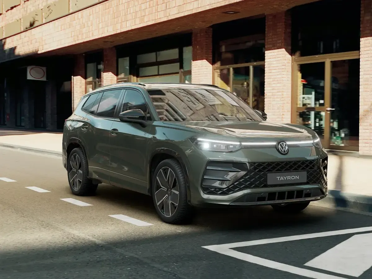 Nuova VW Tayron R-line Plus 150 CV (110 kW) 2026 Velvet green metallizzato SUV