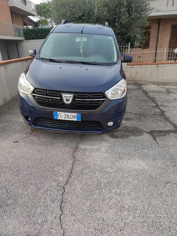 Usata Dacia Dokker Ambiance 90 CV (66 kW) 2017 Blu Monovolume