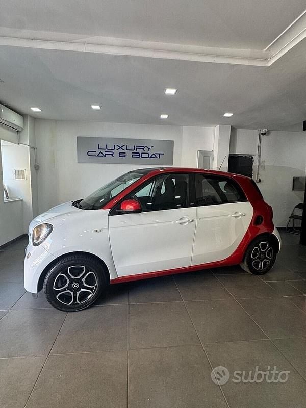 Rosso Usata 2016 Smart ForFour Passion Due volumi | 8850 € (Buon prezzo) - Immagine 1/4