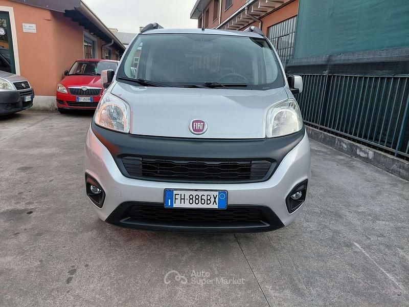 Usata Fiat Qubo Lounge 69 CV (50 kW) 2017 Grigio chiaro Monovolume