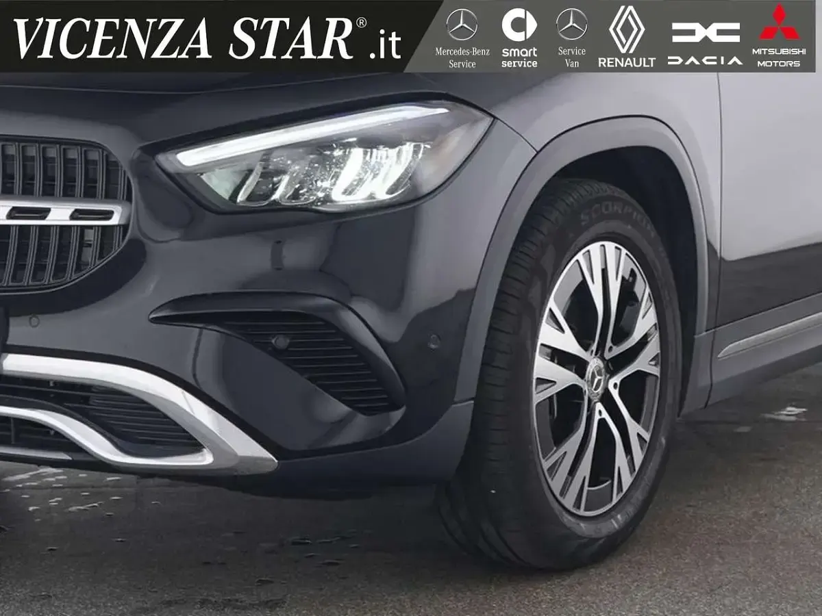 Usata Mercedes GLA180 Advanced 136 CV (100 kW) 2025 Nero notte SUV