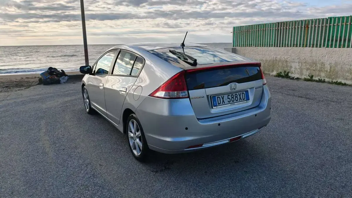 Usata Honda Insight Elegance 88 CV (64 kW) 2009 Argento Utilitaria