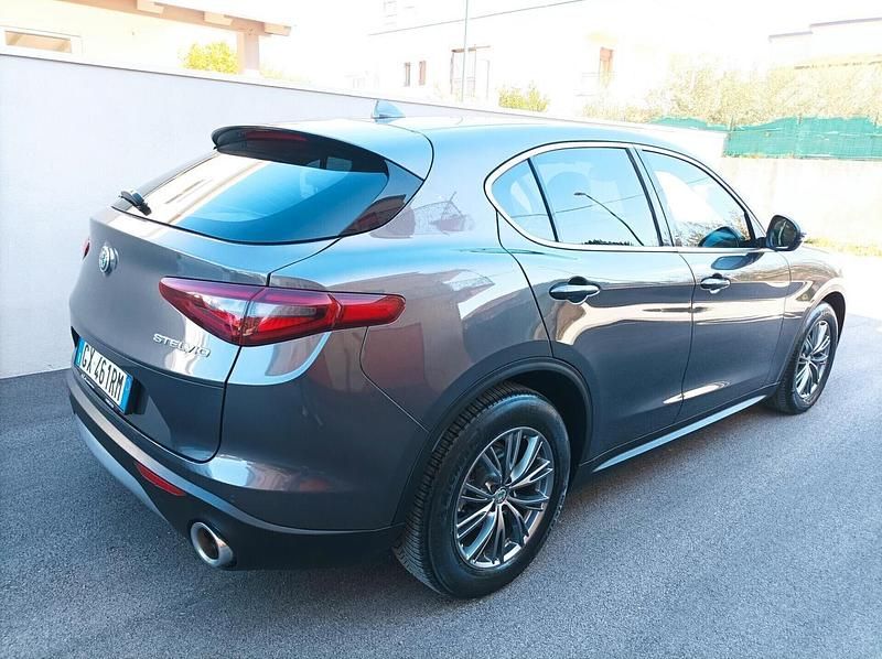 Usata Alfa Romeo Stelvio Business 190 CV (139 kW) 2018 Grigio SUV