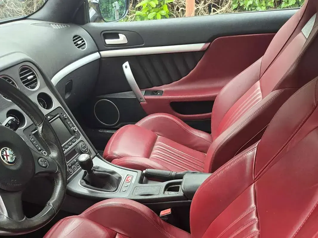 Usata Alfa Romeo Spider 209 CV (153 kW) 2010 Nero Cabrio