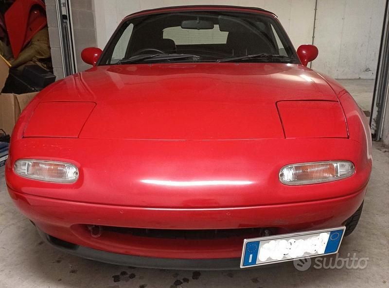 Usata Mazda MX5 131 CV (96 kW) 1995 Rosso Cabrio