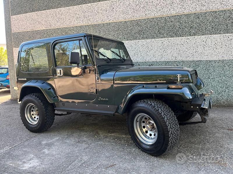 Usata Jeep Wrangler 103 CV (75 kW) 1995 Verde SUV