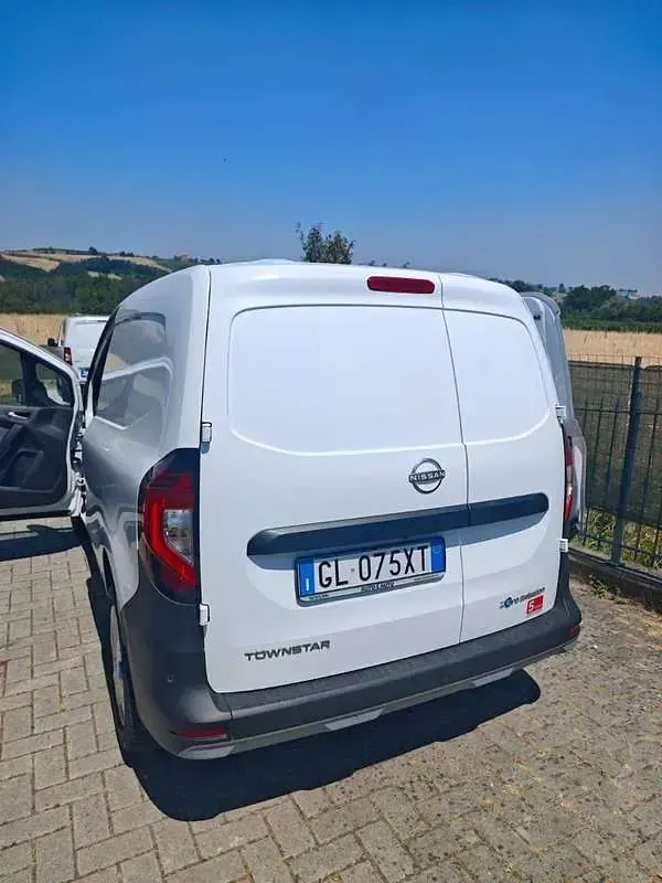 Usata Nissan Townstar 89 kW (122 CV) 2023 Bianco Furgone