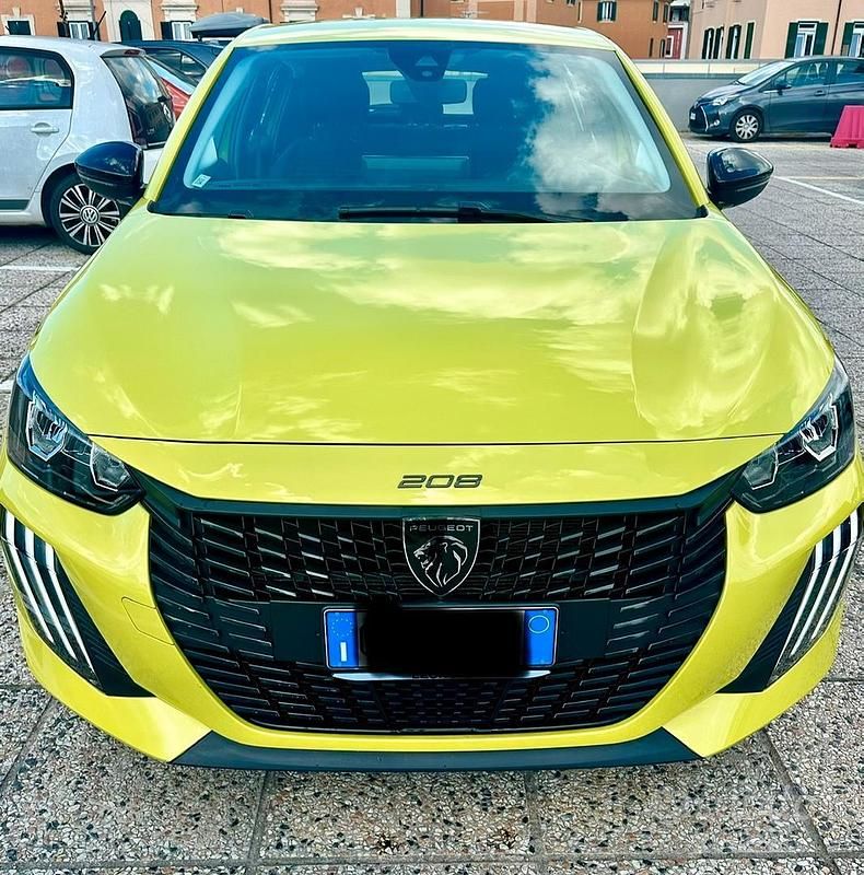 Usata Peugeot 208 Active 2024 Giallo Utilitaria