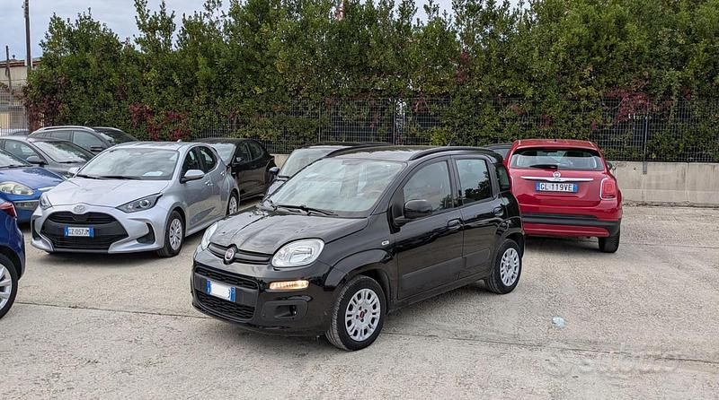 Nero(met.) Usata 2019 Fiat Panda Due volumi | 7400 € (Ottimo prezzo) - Immagine 1/4