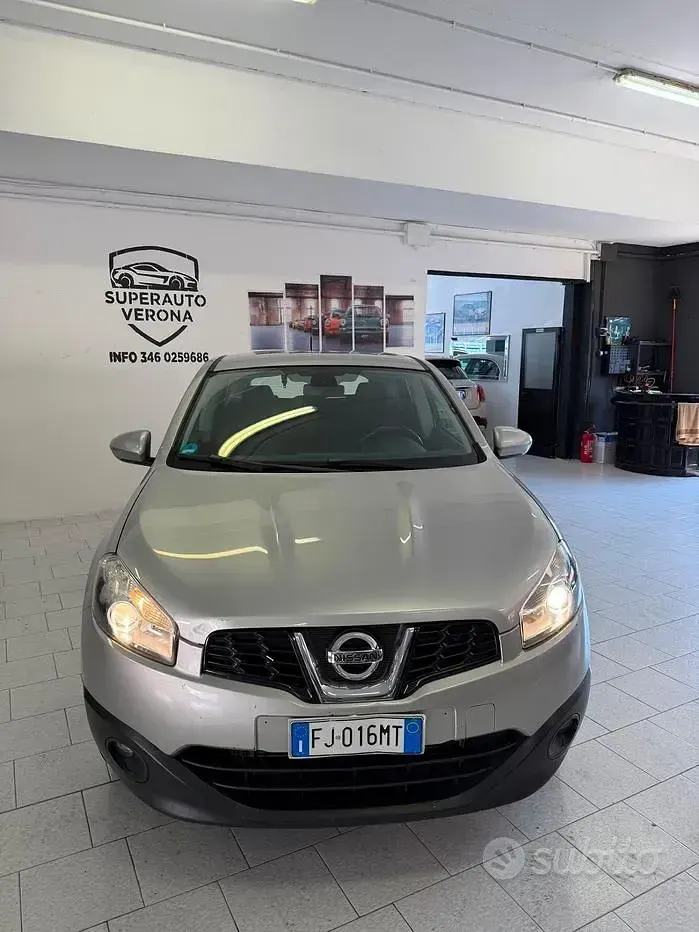 Usata Nissan Qashqai Tekna 131 CV (96 kW) 2013 Grigio SUV