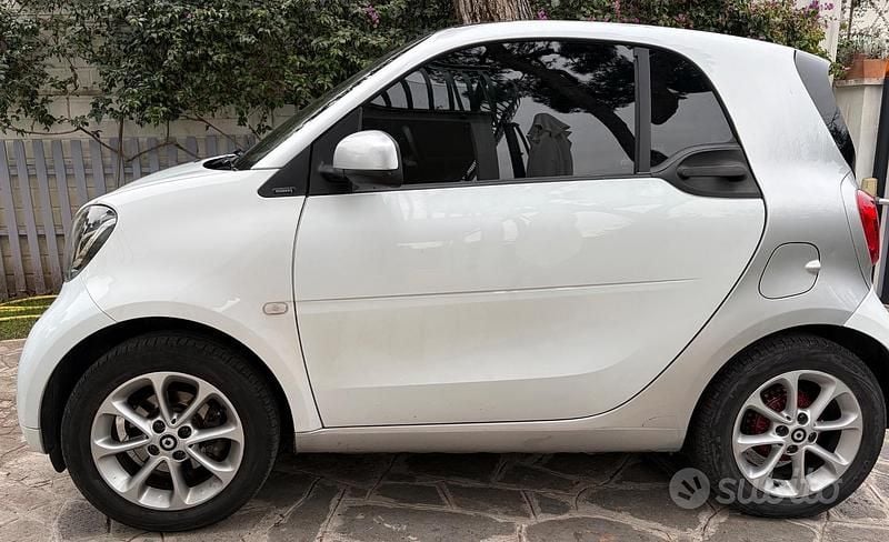 Bianco Usata 2016 Smart ForFour Passion Utilitaria | 11.900 € - Immagine 1/4