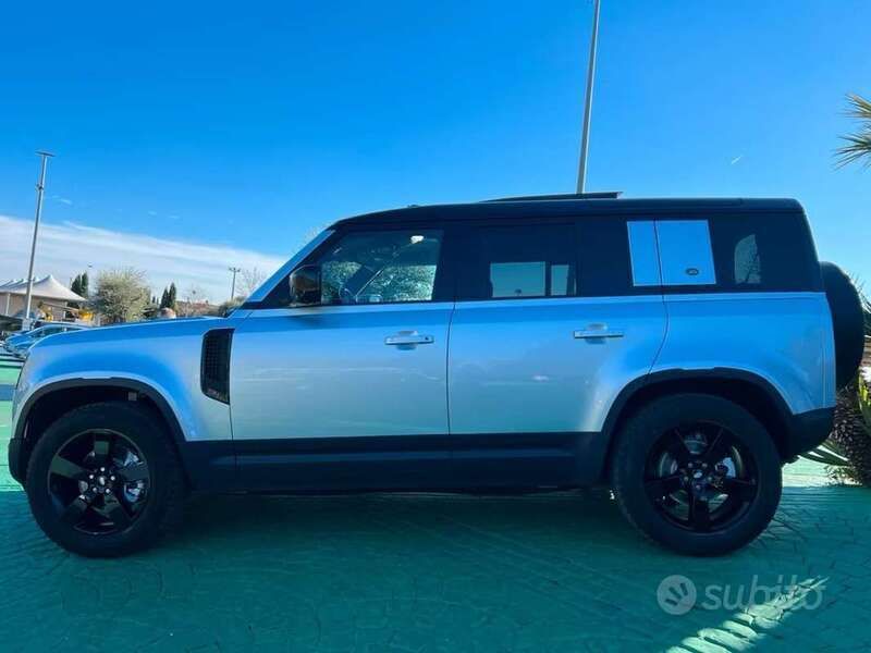 Usata 2020 Land Rover Defender First Edition SUV | 40.000 € (Ottimo prezzo) - Immagine 1/3