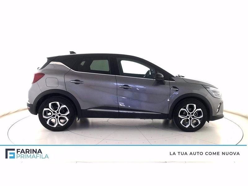 Usata Renault Captur Intens 94 CV (69 kW) 2022 Grigio scuro tetto nero SUV