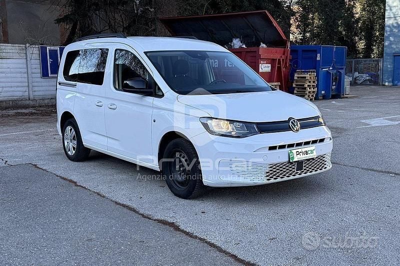 Usata VW Caddy Life 122 CV (89 kW) 2022 Bianco Monovolume