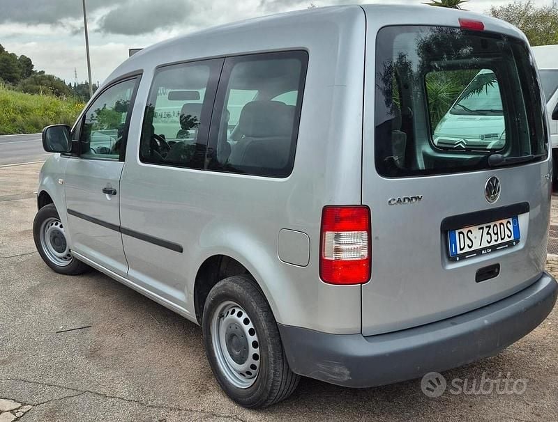 Usata VW Caddy 105 CV (77 kW) 2008 Grigio Monovolume
