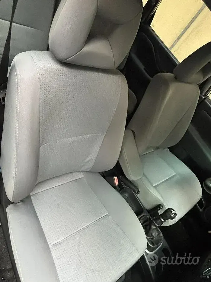 Usata Mitsubishi Space Star 98 CV (72 kW) 2003 Grigio Monovolume
