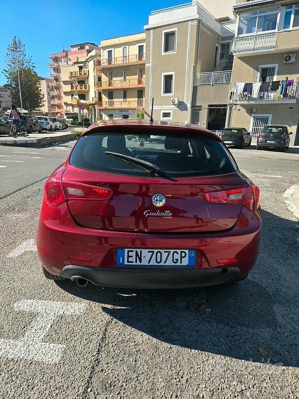 Usata Alfa Romeo Giulietta 105 CV (77 kW) 2012 Berlina