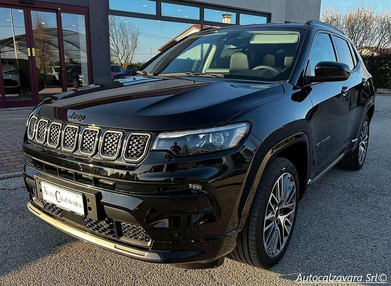 Usata Jeep Compass Summit 131 CV (96 kW) 2024 Solid black SUV