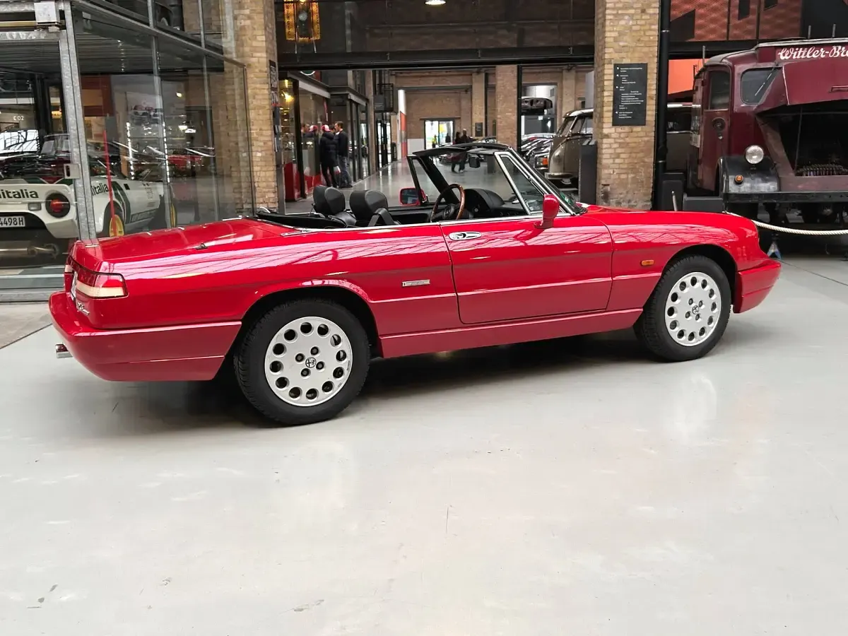 Usata Alfa Romeo Spider 120 CV (88 kW) 1992 Rosso Cabrio