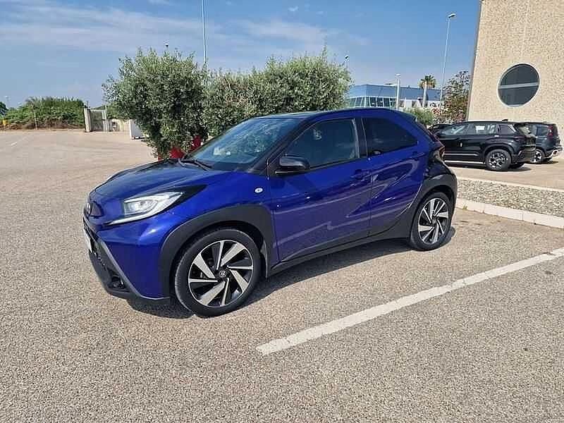 Usata Toyota Aygo Lounge 72 CV (52 kW) 2023 Blu Utilitaria
