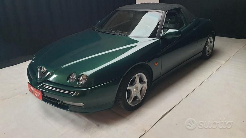 Verde Usata 1996 Alfa Romeo Spider Lusso Cabrio | 17.900 € - Immagine 1/4