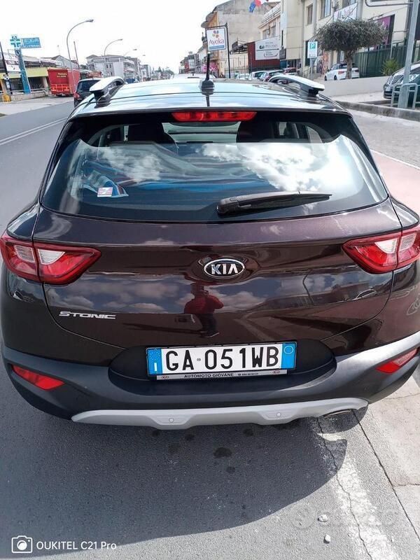 Usata Kia Stonic 101 CV (74 kW) 2020 Marrone SUV