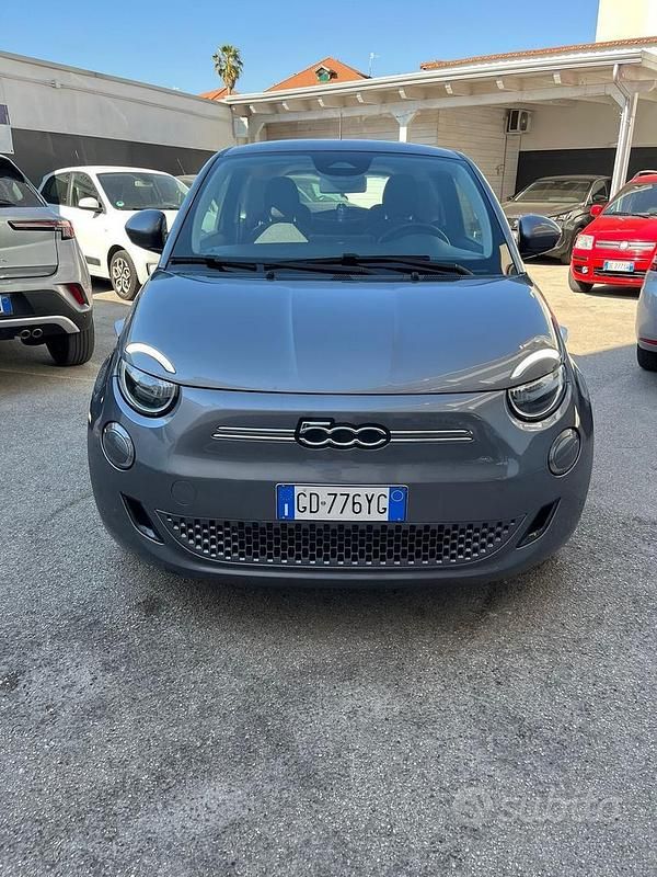 Usata Fiat 500e Icon 42 kW (58 CV) 2020 Grigio Berlina