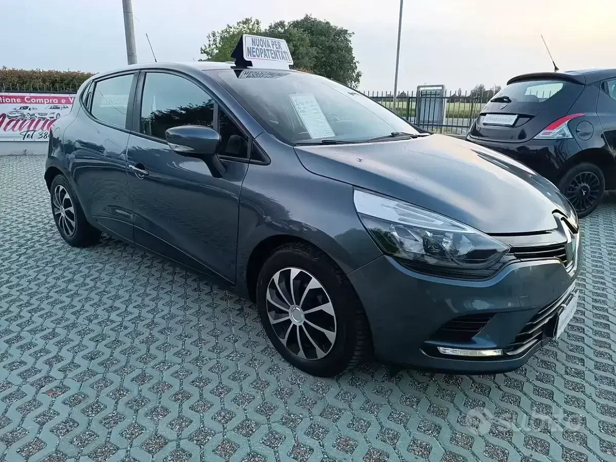 Second-hand Renault Clio IV Life 75 CP (55 kW) 2017 Albastru Berlinǎ