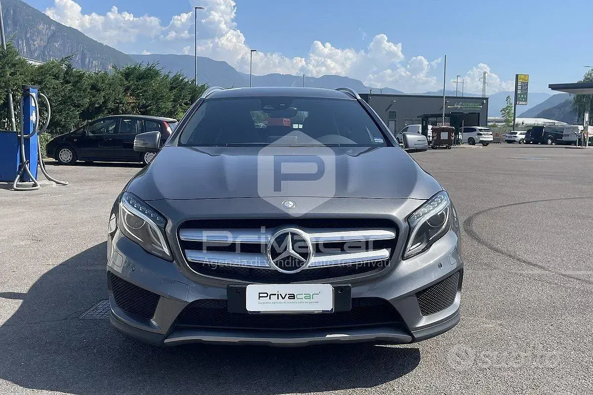 Usata Mercedes GLA250 Premium 211 CV (155 kW) 2017 Grigio SUV