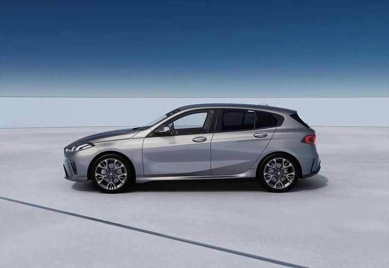 Nuova BMW 116 M Sport 122 CV (89 kW) 2025 Skyscraper grey Utilitaria