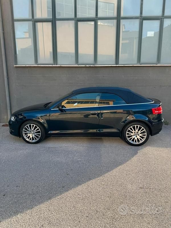 Usata Audi A3 Cabriolet Attraction 140 CV (102 kW) 2012 Blu Cabrio