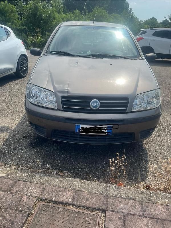 Usata Fiat Punto 60 CV (44 kW) 2005 Marrone Utilitaria